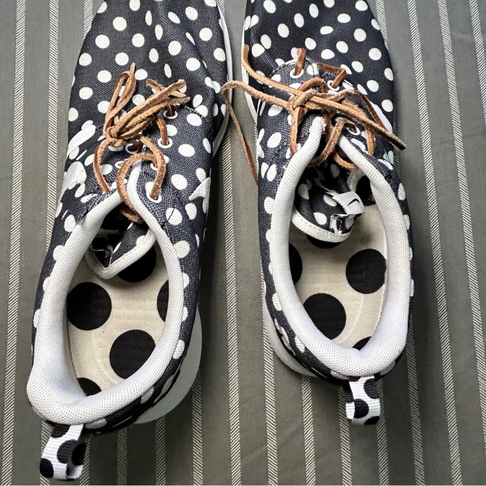 Nike Roshe One NM QS "Polka Dot" pack sneaker in the black and white Men's 11 - Picture 6 of 7